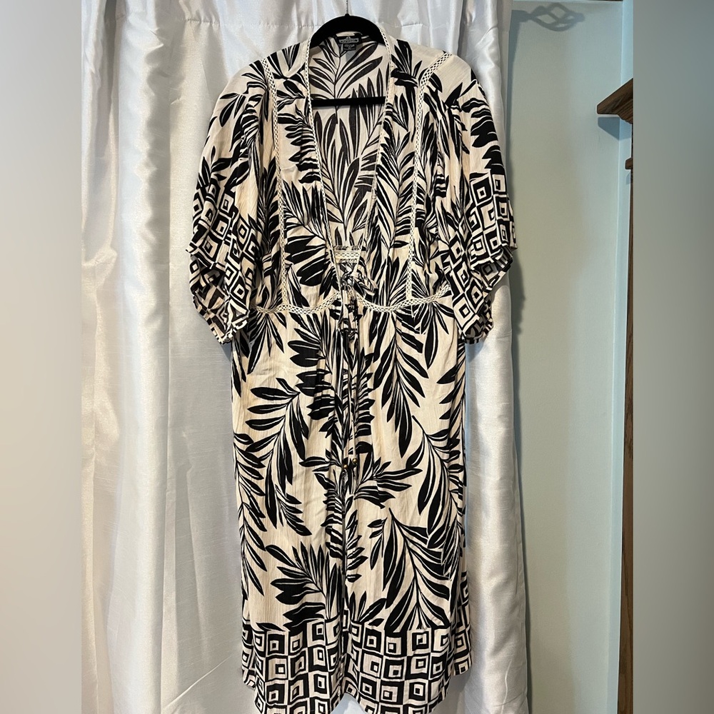 Wrap. Kimono/Midi style. Front tie.